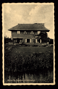 225 Huize De Lingebeek Gebouwd eind 20er jaren, 20e eeuw. Woning van W.G. Lingbeek, toenmalig directeur van de Chamotte ...