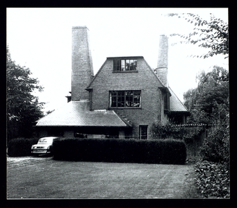 226 Woning familie Witteveen Woning gebouwd in de 20er jaren, 20e eeuw. Vanaf 1965 woonde hier emeritus-pastoor ...