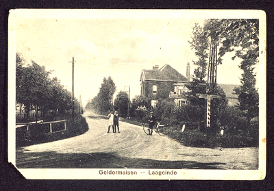 355 Van Dam van Isseltweg Hoek Stationsweg-Van Dam van Isseltweg-Laageinde met het huis van familie Van Wijk.