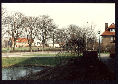 426 Van Dam van Isseltweg Afbeelding vanaf het gemeentehuis.Op achtergrond huizen Koppelsedijk.