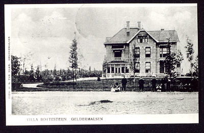442 Villa 'Bottenstein' Gebouwd omstreeks 1900 door G .Murman, Van 1947 tot 1984 was hier het gemeentehuis gevestigd.