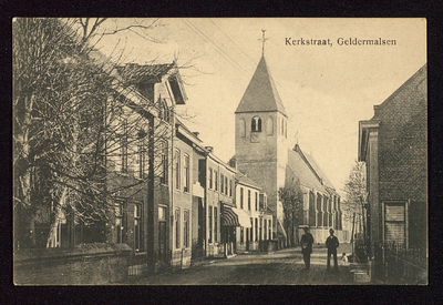 490 Kerkstraat Het pand links was aanvankelijk van graanhandelaar D.J. van de Water, die het in 1916 verkocht aan de ...