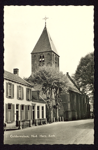 501 Kerkstraat In het huis links woonde familie H.H. van Harten, architect. Daarnaast huize 'Wisseloord'