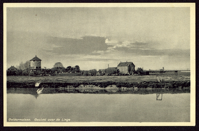 1766 Rond de Lingebrug. (Carabain, kantongerecht, loswal) Gezicht over de Linge . Links het ronde huis, midden het ...