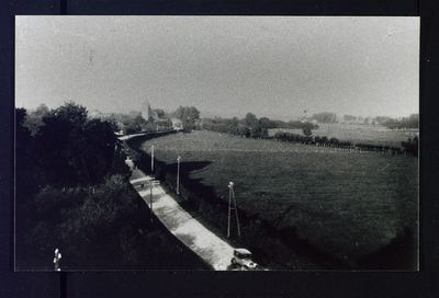 2692 Korenmolen de Prins - Rijksstraatweg Foto is vanaf de molen genomen. Afgebroken eind 1928