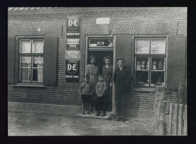 2793 Familie A.Nout Aan de Rooimond