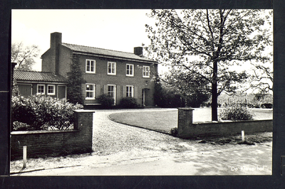 2995 Deil - Huize ' De Klaverhof' Gebouwd en bewoond door familie G.J. Kolff.