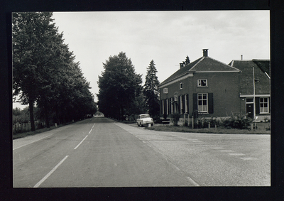 3168 Rijksstraatweg Richting Den Tol , met rechts inrit Den Bommel