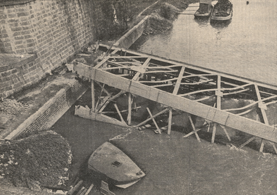 203 Ongeval op 30 augustus 1940 bij herbouw spoorbrug, brugboog in rivier de Waal gestort