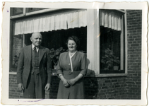 122 Conciërge Kramer (1921-1935) met echtgenote