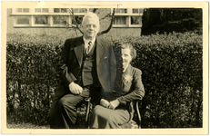 123 Conciërge Berkhout (1921-1954) met echtgenote