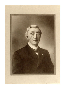4-623 Portretfoto Antonie Hoeflake notaris van 1875-1911.
