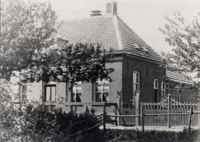 4-820 De woning van familie Den Bol aan de Piepershoek.