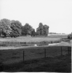 6-15021 Foto vanaf Huis Brakel met zicht op de Begraafplaats