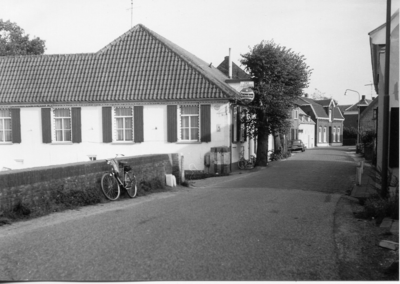 14-15028 Zicht aan de linkerkant op 't Veerhuis.