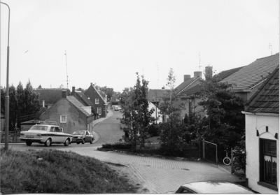 14-15034 Zicht richting centrum Kerkdriel vanaf Dalemstraat.