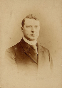 16-213 Dominee Johannes Pannebakker, dominee van 1904-1911.