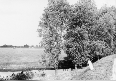 17-15053 De zogenaamde 'Put van Hen Bok', verdwenen bij de dijkverbetering na 1995