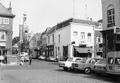 22-15011 Zicht op Gasthuisstraat vanaf hoek met Markt en Boschstraat