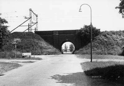 22-15093 Viaduct, Thooft, onder spoorlijn