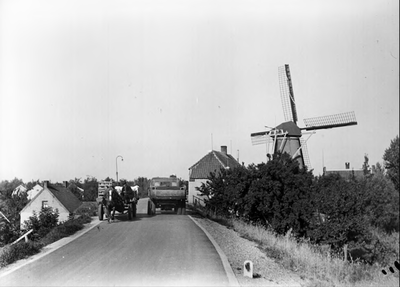 9-17001 Dijk met molen