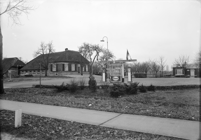 22-17153 Esso tankstation, Rijksweg 2