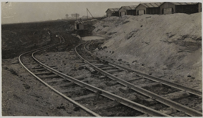 11-378 Bouw steenoven (kamerringoven) met overslaande vlam