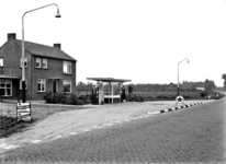 1100245 Benzinestation, firma van Eeuwijk.
