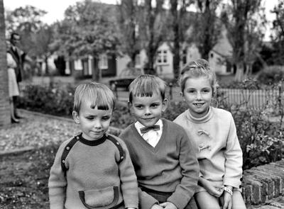 1100386 Familie. v. Namen, (kinderen) Teisterbandstraat 44