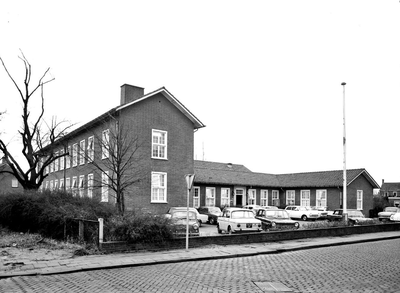 1100392 Rijks Belastingdienst, Thorbeckestraat 1. Gebouwd in 1957.