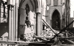 10-84 Door oorlog verwoeste rooms-katholieke kerk
