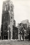 10-87 Door oorlog verwoeste rooms-katholieke kerk