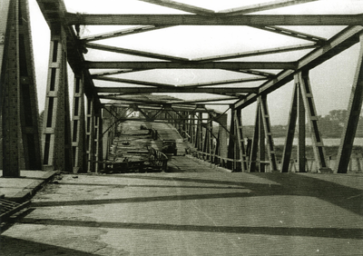 22-8205 Noodherstel door oorlog beschadigde verkeersbrug