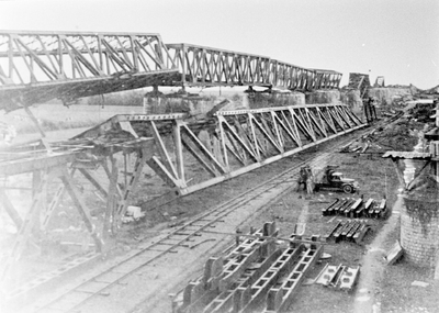 22-8200 Herstel van de door oorlog verwoeste spoorbrug