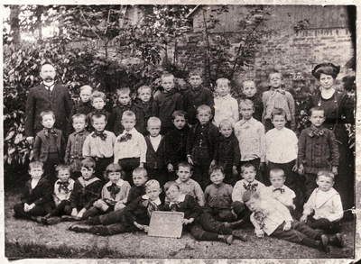 22-8166 Schoolfoto: groep [2]