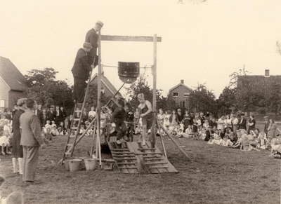 9-472 Erebogen en feestelijkheden bevrijding