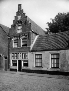 22-8249 Oude gevel, Oenselschestraat 50. Destijds bewoond door H.J. Sermond.