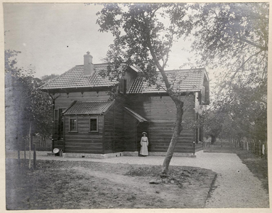 19-1531 Het 'huske', houten jachthuis van de familie Van Randwijck bij het Slot Rossum