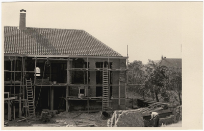 9-493 Verbouw oude school tot dorpshuis. Aannemer D. van Mameren uit Geldermalsen