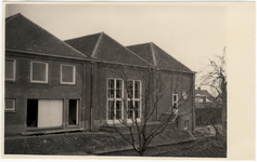 9-497 Verbouw oude school tot dorpshuis. Aannemer D. van Mameren uit Geldermalsen
