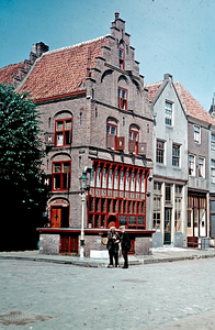 22-9153 Het wapen van Gelderland, hoek Markt - Waterstraat