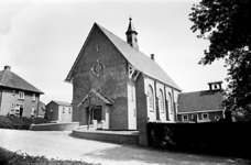 17-44 Hervormde kerk met pastorie