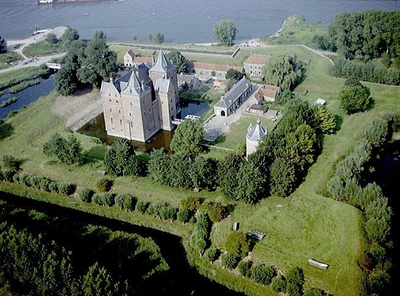 18-180 Kasteel Loevestein