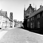 22-9328 Straatgezicht, met Maartenvan Rossemhuis en Sint Maartenstoren