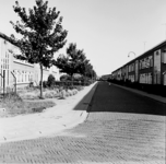 22-9333 Straatgezicht met portiekwoningen