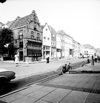 22-9343 Straatgezicht , westzijde Waterstraat richting waterpoort met Wapen van Gelre