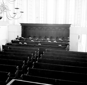 22-9344 Interieur Sint Maartenskerk, kerkbanken
