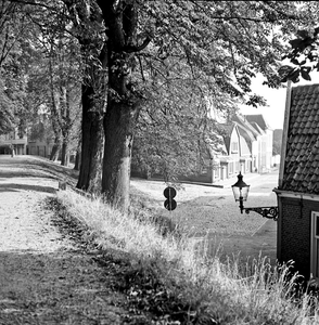 22-9346 Zicht op de Maasstraat vanaf de Stadsdijk