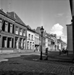 22-9349 Straatgezicht met oude straatlantaarn, noordzijde
