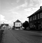 22-9403 Gamerschepoort', toegang tot de binnenstad met hotel Bellevue en geheel rechts het gebouw van de Raad van Arbeid